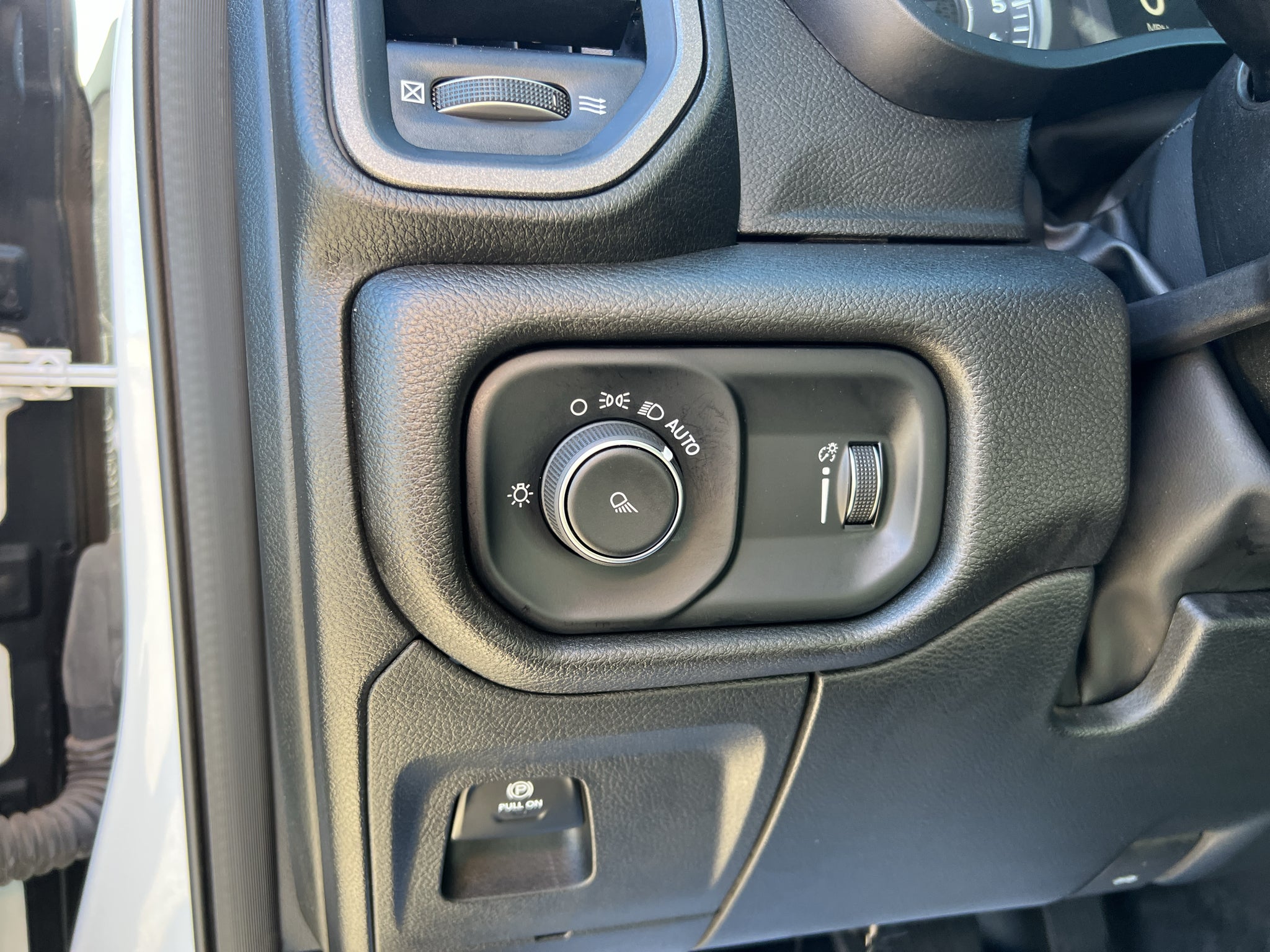 2023 RAM 1500 Tradesman Crew Cab 4x4 5'7" Box