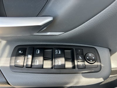 2022 RAM 1500 Big Horn Crew Cab 4x4 5'7" Box