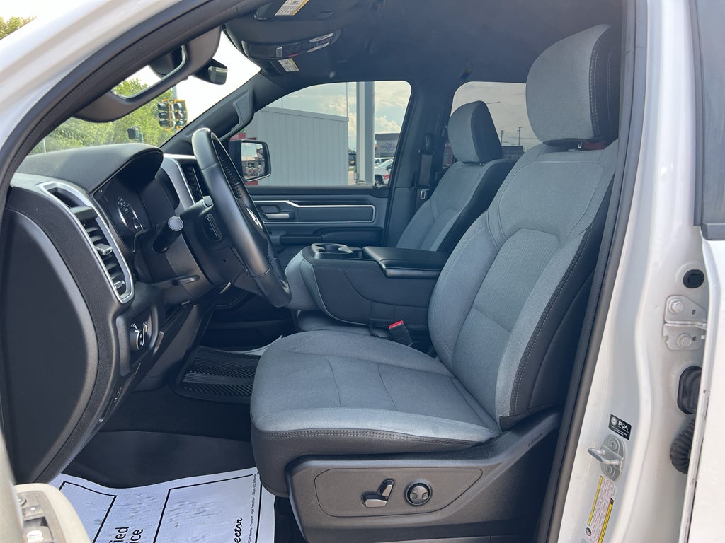 2022 RAM 1500 Big Horn Crew Cab 4x4 5'7" Box