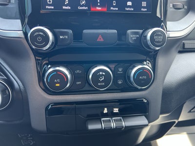 2022 RAM 1500 Big Horn Crew Cab 4x4 5'7" Box