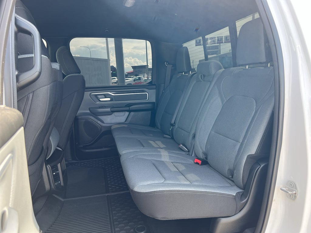 2022 RAM 1500 Big Horn Crew Cab 4x4 5'7" Box