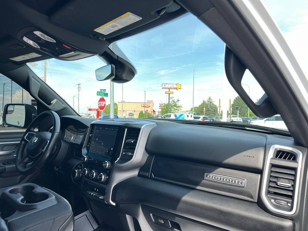 2022 RAM 1500 Big Horn Crew Cab 4x4 5'7" Box