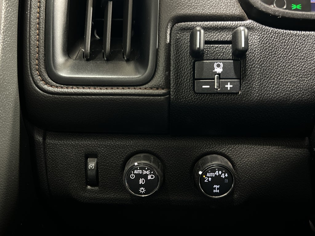 2022 GMC Canyon AT4 - Leather