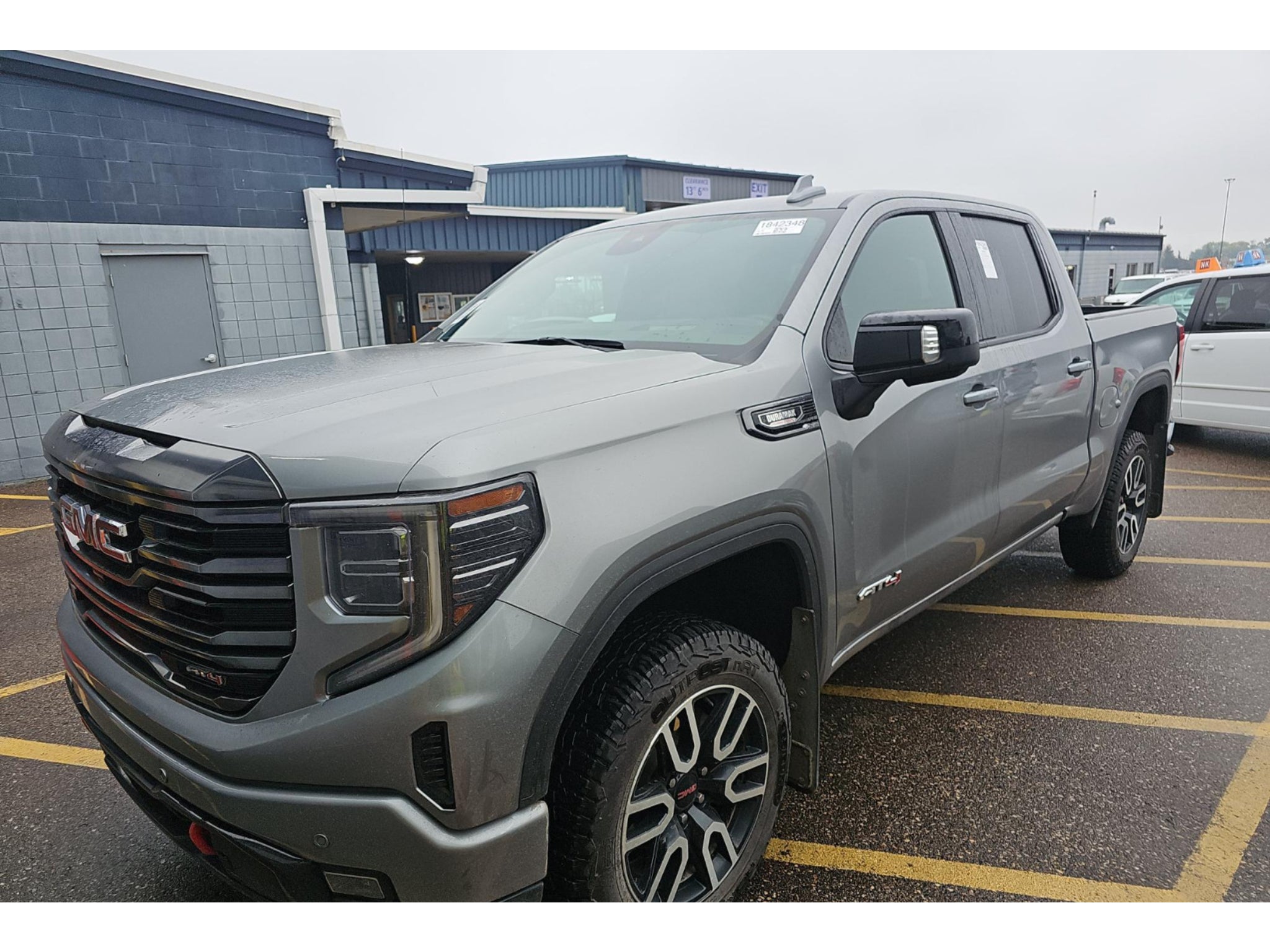 2023 GMC Sierra 1500 AT4
