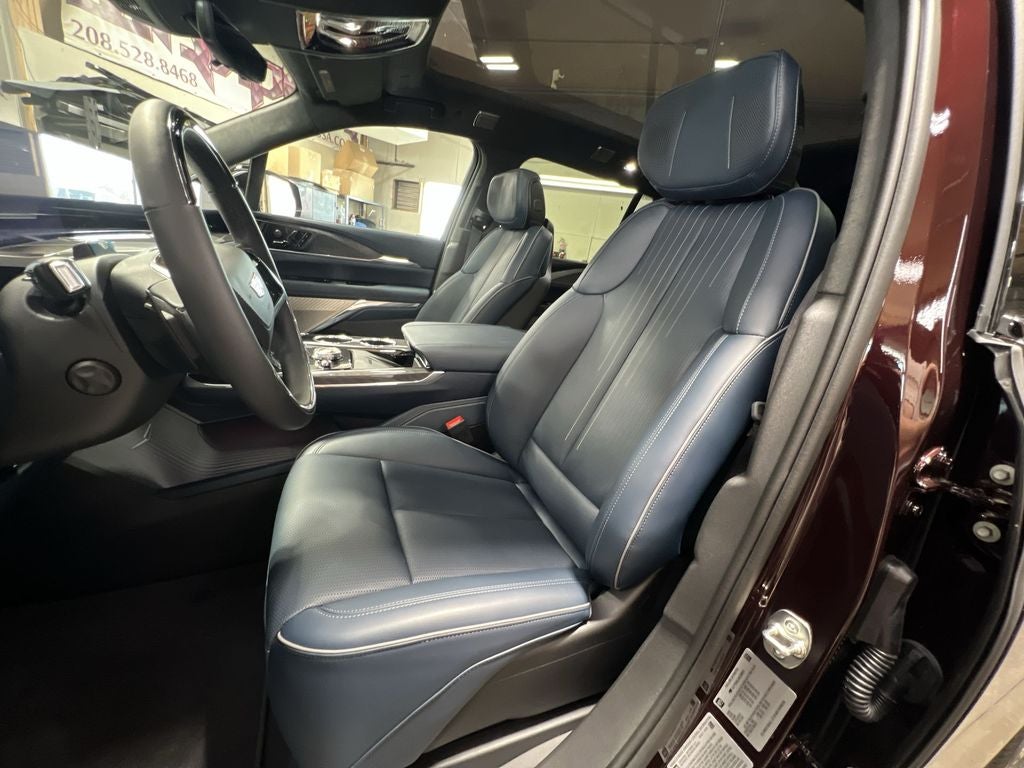 2025 Cadillac ESCALADE IQ Luxury 2