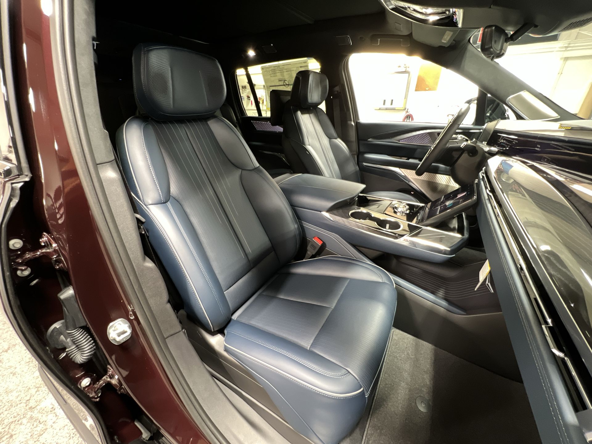 2025 Cadillac ESCALADE IQ Sport 2