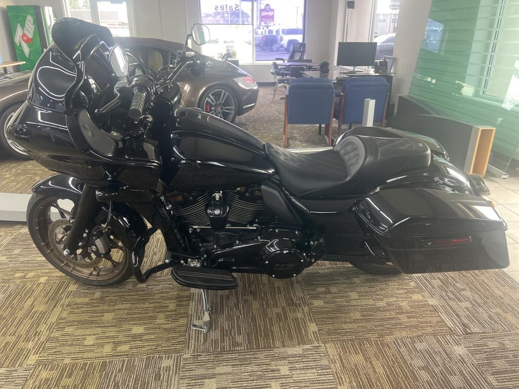 2022 HARLEY DAVIDSON ROAD GLIDE Base