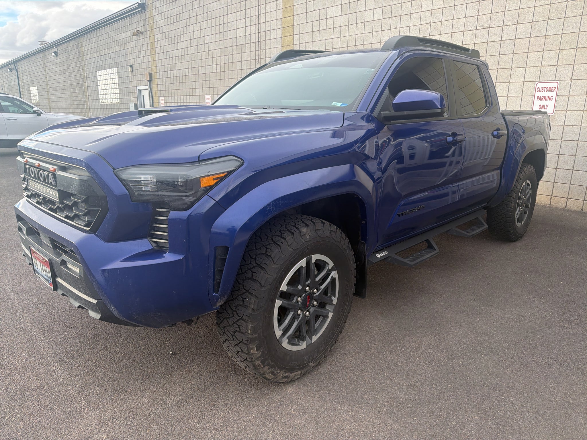 2024 Toyota Tacoma 4WD SR5